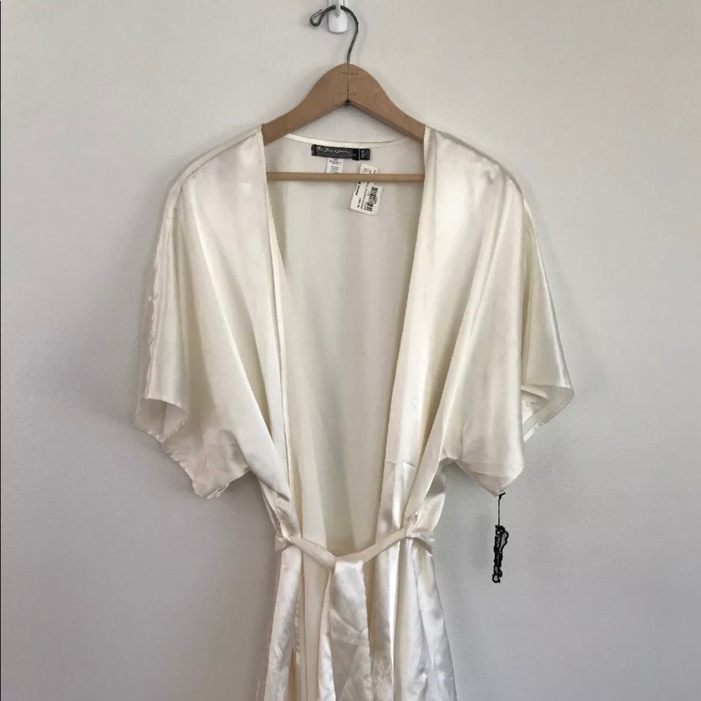 New with tags for love and lemons ivory robe